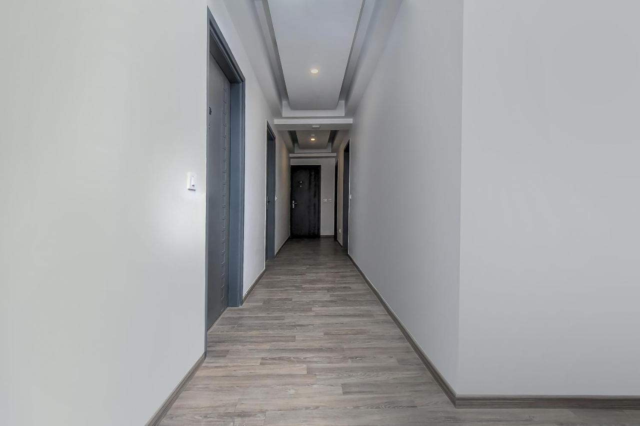 Oyo Townhouse 044 Sector 14 Gurugram Hotel Gurgáon Kültér fotó