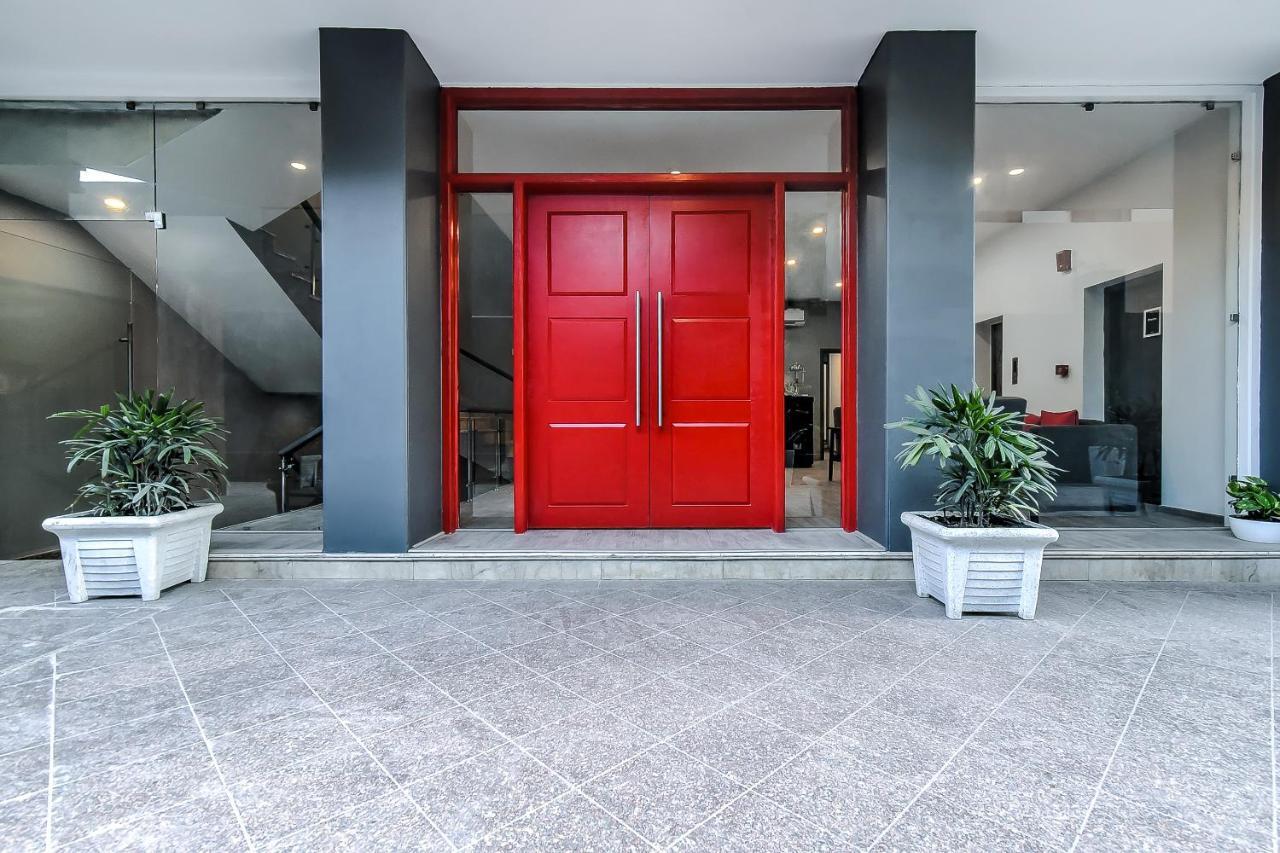 Oyo Townhouse 044 Sector 14 Gurugram Hotel Gurgáon Kültér fotó
