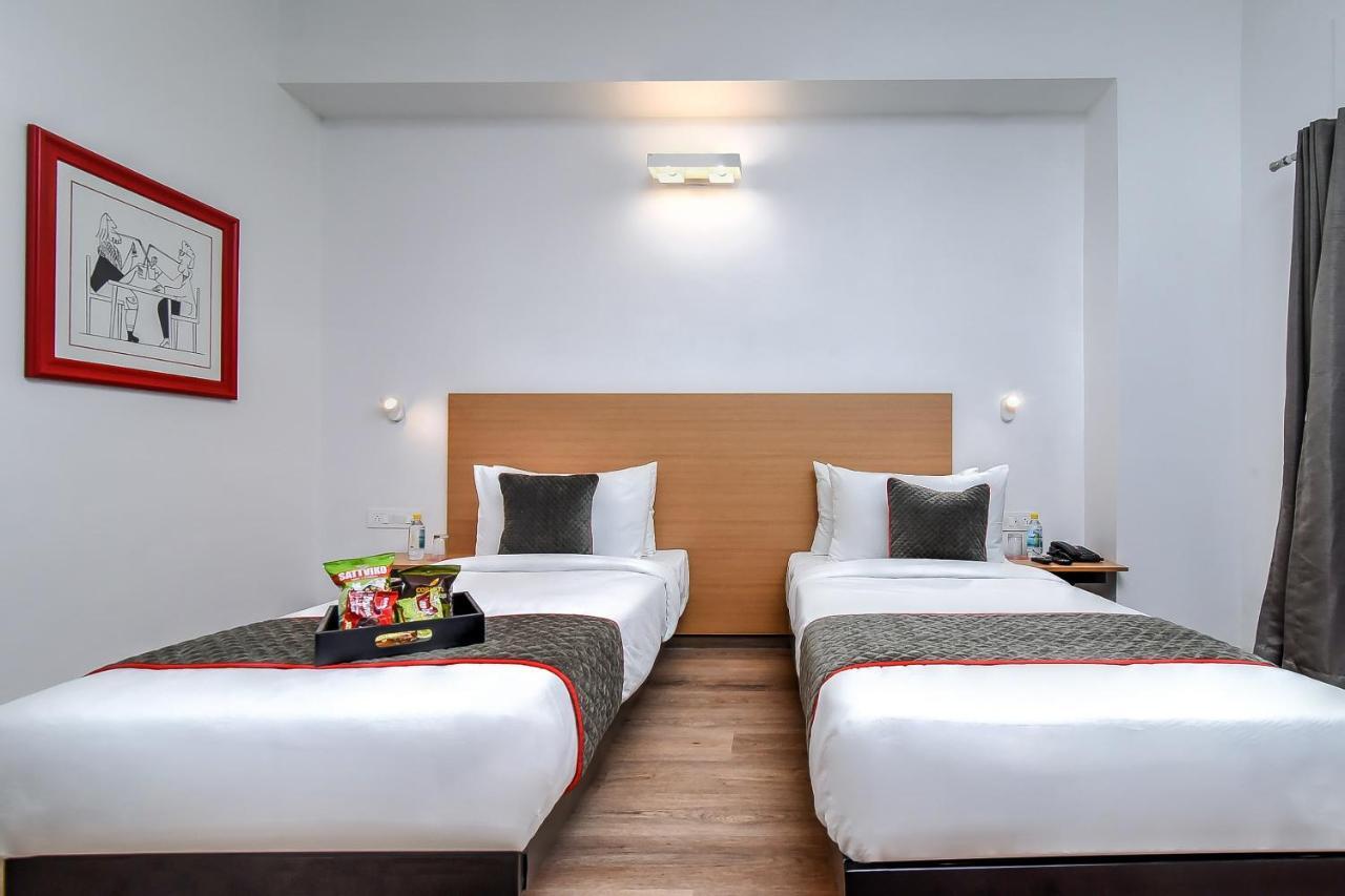 Oyo Townhouse 044 Sector 14 Gurugram Hotel Gurgáon Kültér fotó