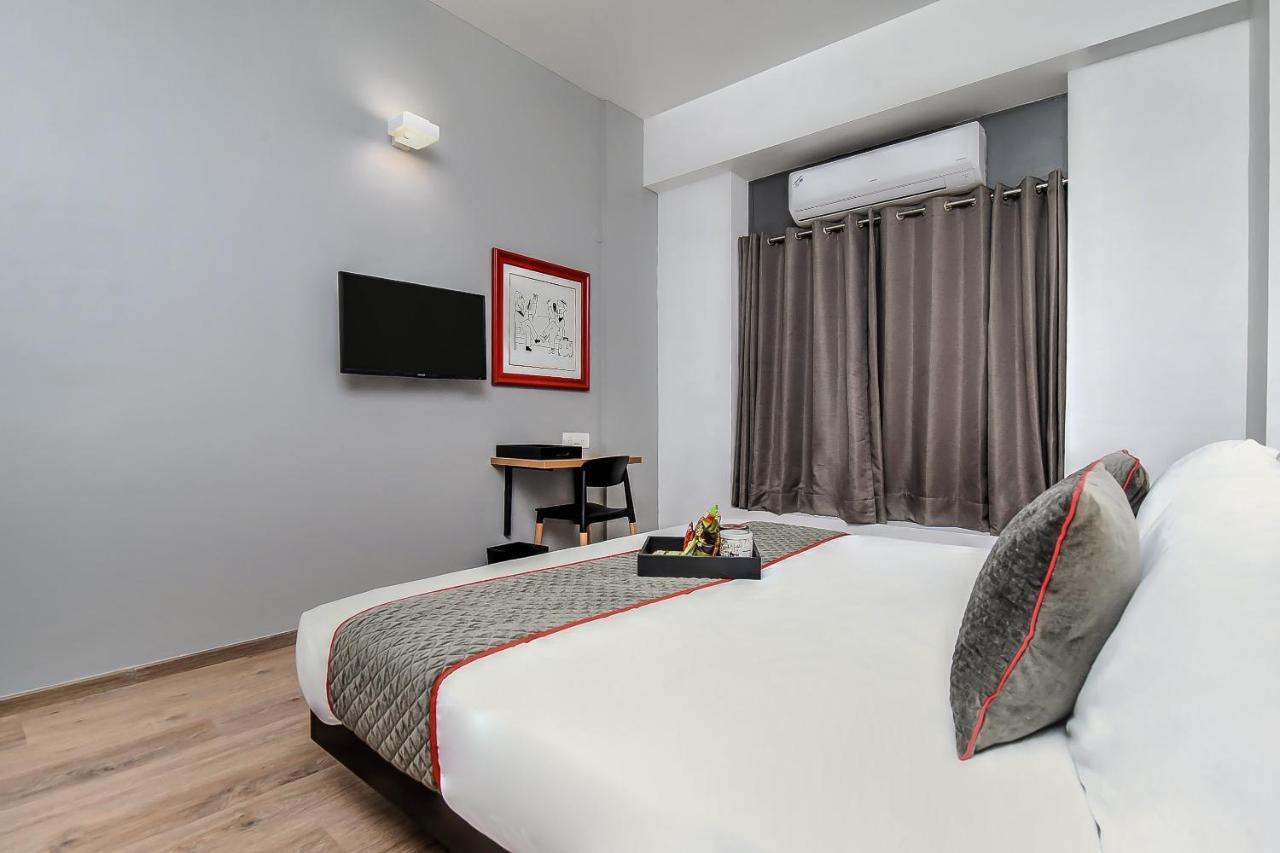 Oyo Townhouse 044 Sector 14 Gurugram Hotel Gurgáon Kültér fotó