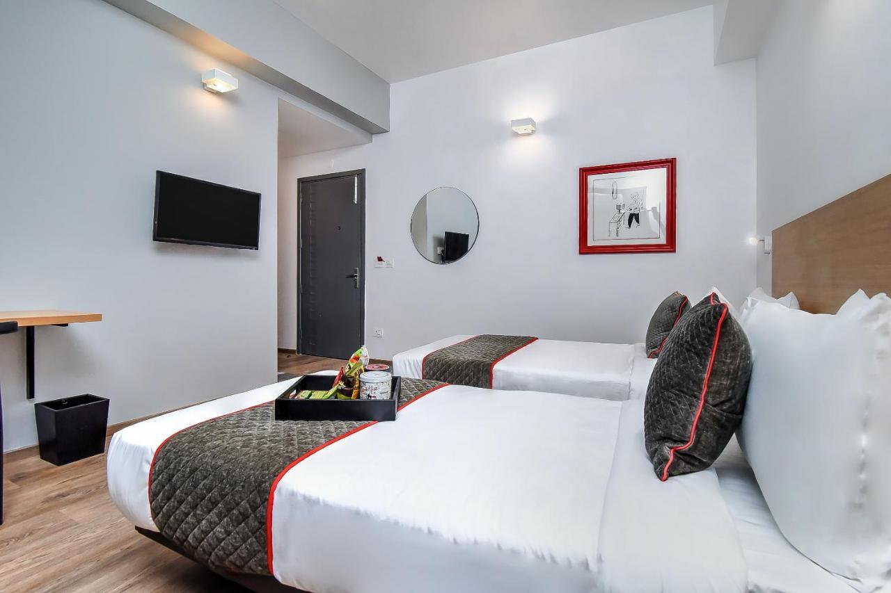 Oyo Townhouse 044 Sector 14 Gurugram Hotel Gurgáon Kültér fotó