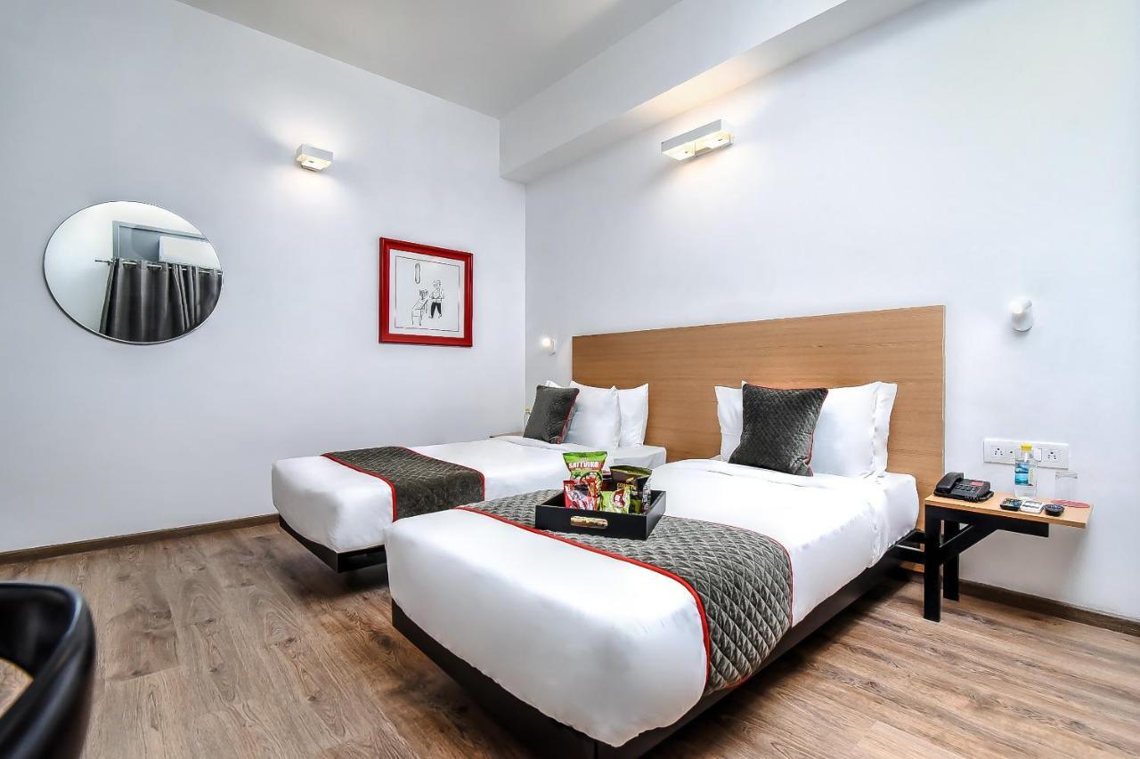 Oyo Townhouse 044 Sector 14 Gurugram Hotel Gurgáon Kültér fotó