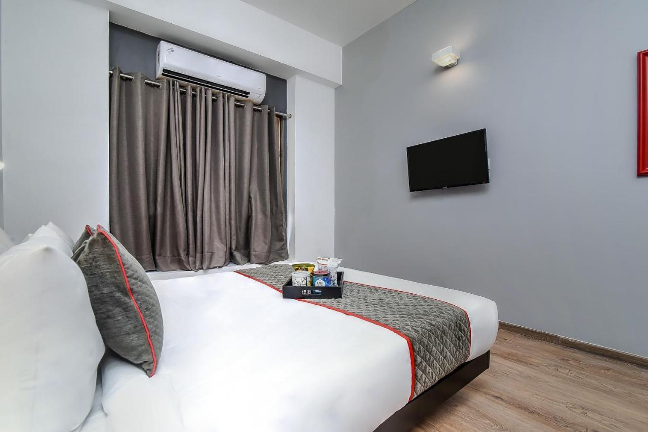 Oyo Townhouse 044 Sector 14 Gurugram Hotel Gurgáon Kültér fotó